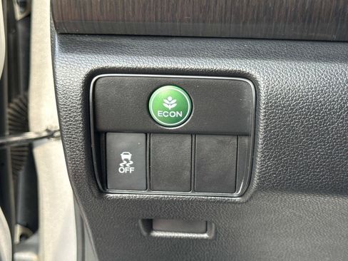 Used 2015 Honda Accord Hybrid Sedan image 18