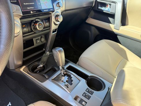 Used 2022 Toyota 4Runner SR5 Premium image 13