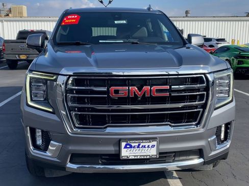 Used 2022 GMC Yukon XL SLT w/ SLT Premium Package image 6