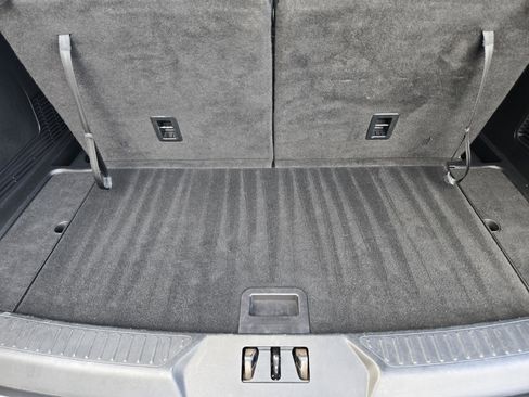 Used 2022 Ford Explorer XLT w/ Equipment Group 202A image 24