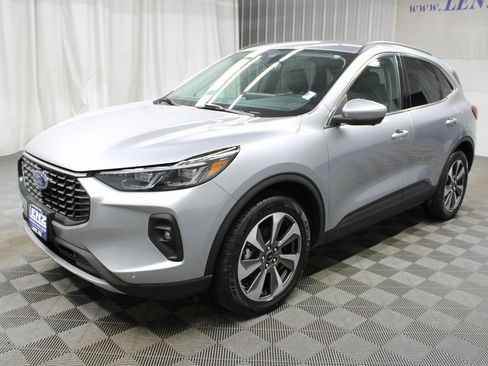 Used 2024 Ford Escape Platinum image 6