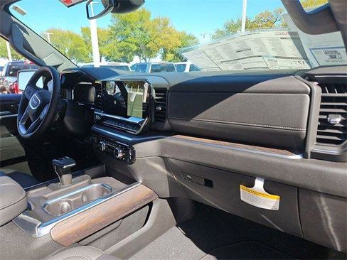 New 2026 GMC Sierra 1500 SLT image 29