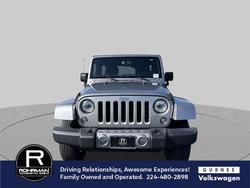 Used 2017 Jeep Wrangler Unlimited Sahara w/ Connectivity Group AWD/4WD image 3