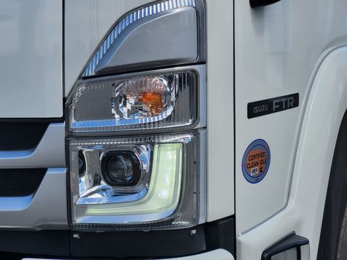 New 2026 Isuzu FTR RWD image 8