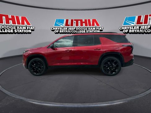Used 2025 Chevrolet Traverse RS FWD image 5