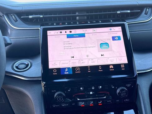 Used 2023 Jeep Grand Cherokee L Overland image 23