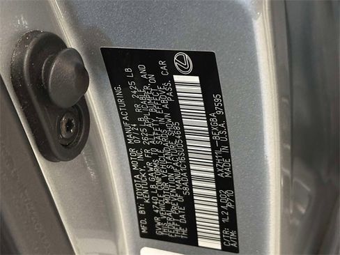 Used 2025 Lexus ES 300h w/ Premium Package image 18