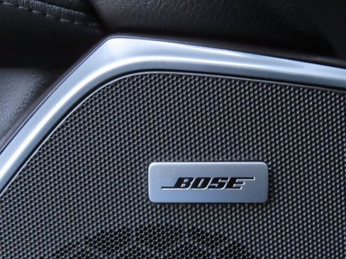 Used 2019 Cadillac Escalade Premium Luxury image 11