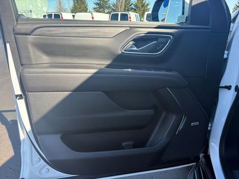 Used 2024 GMC Yukon SLT w/ SLT Luxury Package image 20