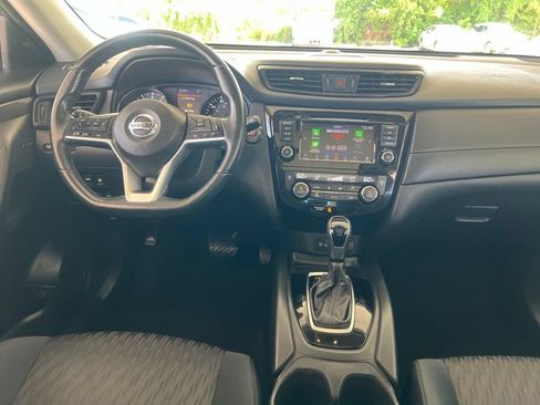Used 2018 Nissan Rogue SV w/ Sun & Sound Touring Package AWD/4WD image 18