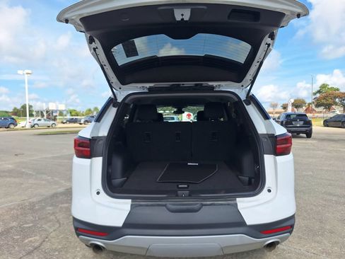 Used 2025 Chevrolet Blazer LT FWD image 24