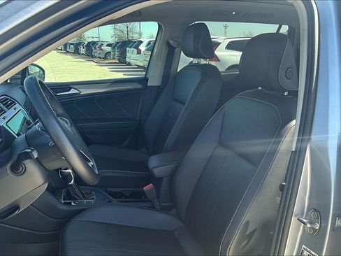 Used 2022 Volkswagen Tiguan SE image 29