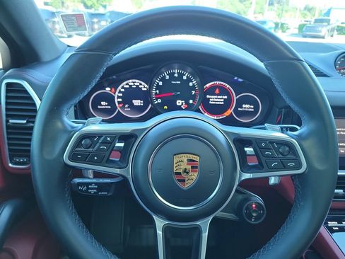 Used 2023 Porsche Cayenne S AWD/4WD image 29