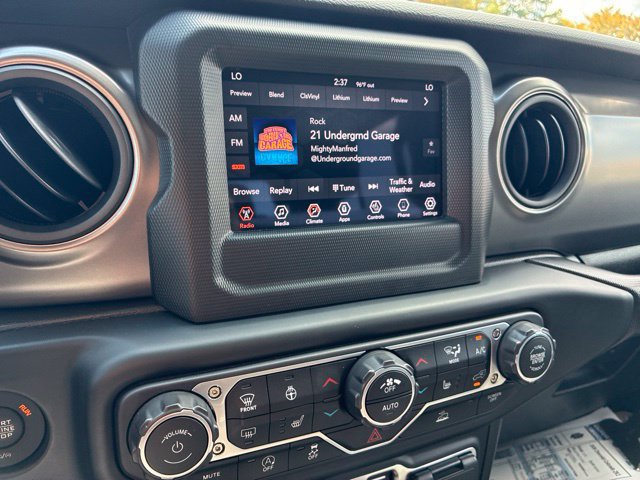 Used 2023 Jeep Gladiator Sport AWD/4WD image 30