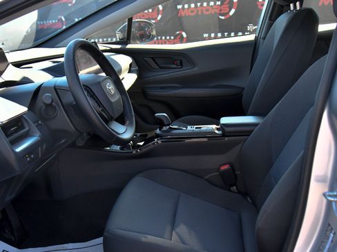 Used 2025 Toyota Prius LE image 16