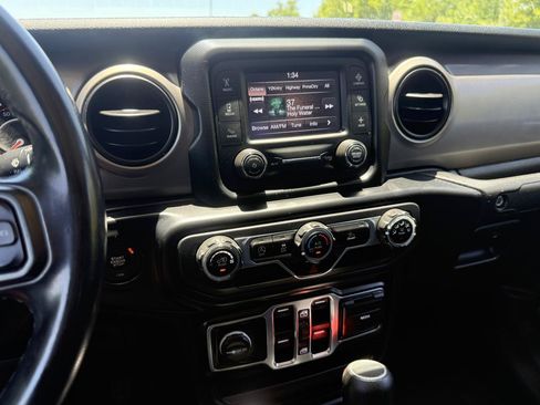 Used 2020 Jeep Gladiator Sport w/ Quick Order Package 24S AWD/4WD image 23