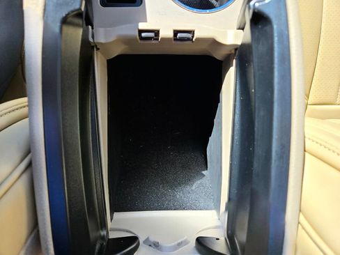 Used 2011 Mercedes-Benz C 300 Sedan image 33