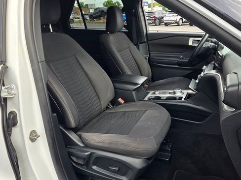 Used 2020 Ford Explorer XLT AWD/4WD image 17