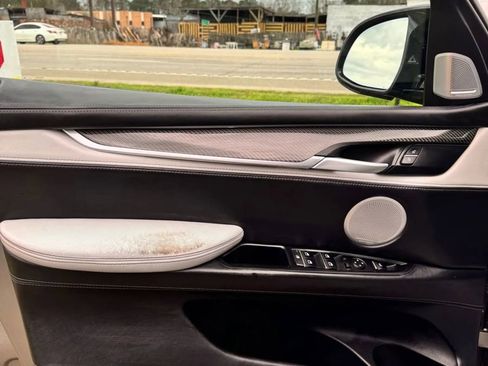 Used 2015 BMW X5 M image 12