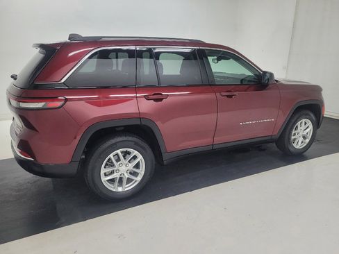 Used 2023 Jeep Grand Cherokee Laredo X AWD/4WD image 10