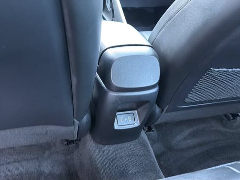 Used 2025 Hyundai Elantra Limited FWD image 26