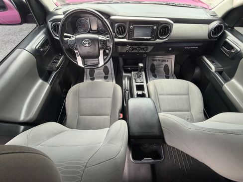 Used 2016 Toyota Tacoma SR5 w/ SR5 Appearance Package (SN) RWD image 13