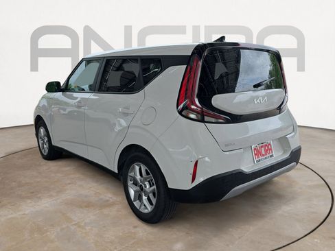 Certified 2025 Kia Soul LX w/ LX Technology Package image 6