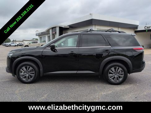 Used 2025 Nissan Pathfinder SV FWD image 7