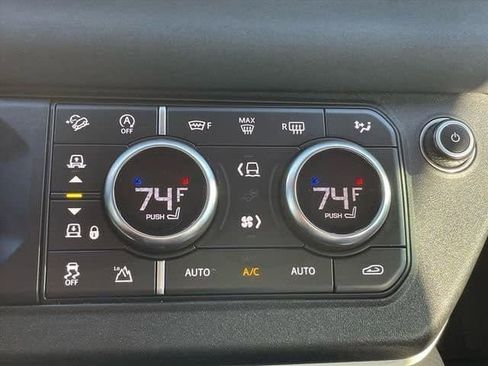 Used 2020 Land Rover Defender 110 SE image 20