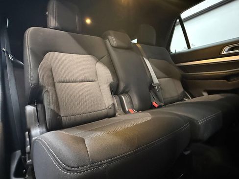 Used 2017 Ford Explorer XLT w/ Equipment Group 201A image 12