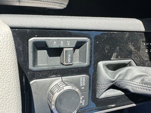 Used 2025 Toyota Tundra Limited image 31