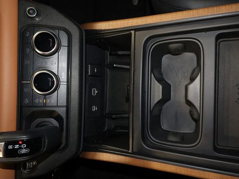 Used 2023 Land Rover Defender 130 X image 15