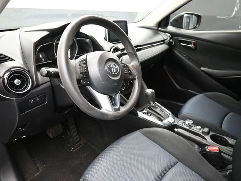 Used 2017 Toyota Yaris iA image 18