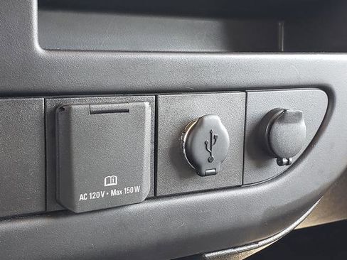 Used 2018 Chevrolet Express 2500 w/ Driver Convenience Package RWD image 22