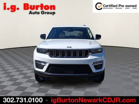 Used 2022 Jeep Grand Cherokee Limited AWD/4WD image 2