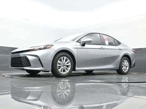 New 2026 Toyota Camry LE image 25