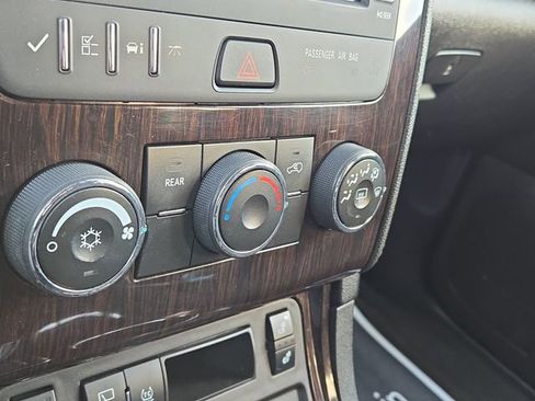 Used 2017 Chevrolet Traverse LT w/ Style and Technology Package image 12