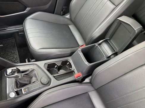 Used 2023 Volkswagen Tiguan SE R-Line image 22