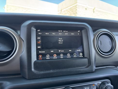 Used 2018 Jeep Wrangler Unlimited Sport S AWD/4WD image 20
