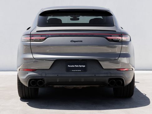 Certified 2022 Porsche Cayenne Coupe AWD/4WD image 6