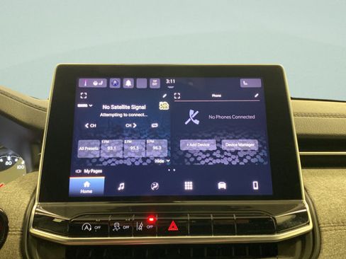 Used 2023 Jeep Compass Latitude AWD/4WD image 18