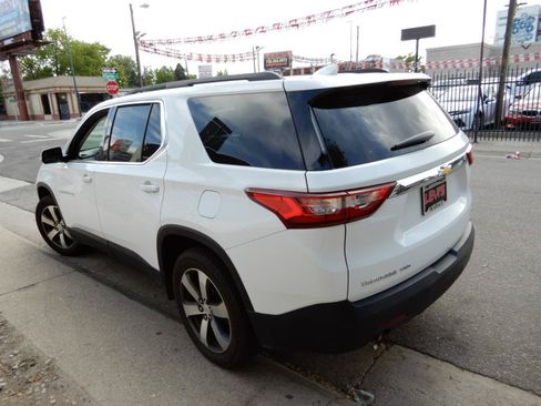 Used 2020 Chevrolet Traverse LT w/ LT Premium Package AWD/4WD image 7