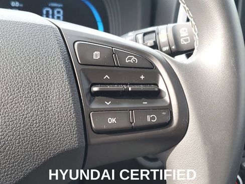 Certified 2025 Hyundai Venue Limited FWD image 15