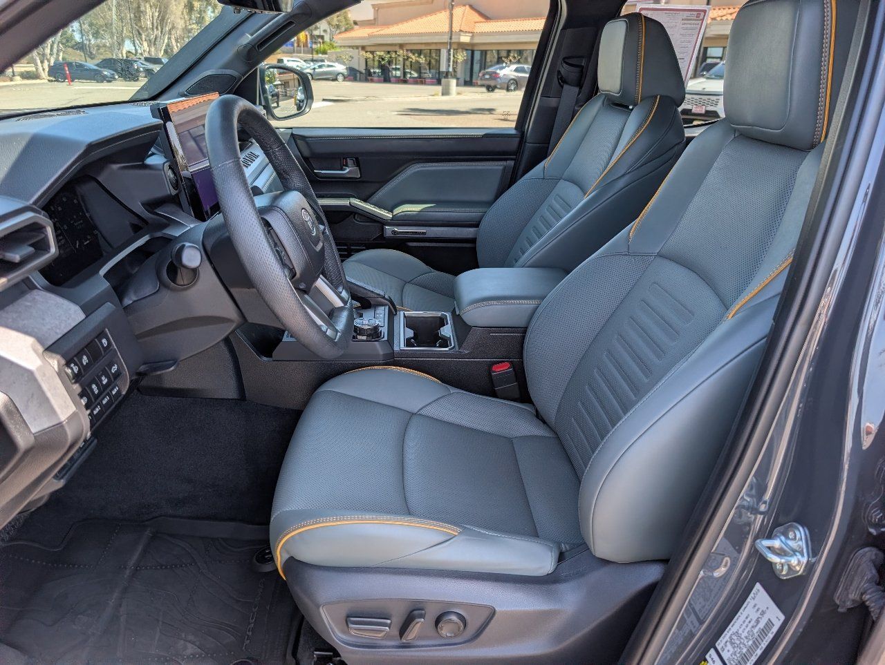 Used 2025 Toyota Tacoma 4x4 Double Cab Hybrid image 2