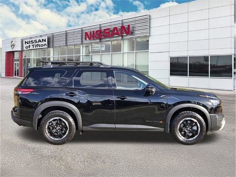 New 2025 Nissan Pathfinder Rock Creek image 3