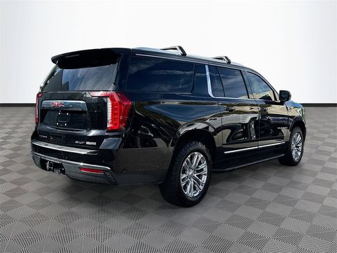 Used 2022 GMC Yukon XL SLT image 6