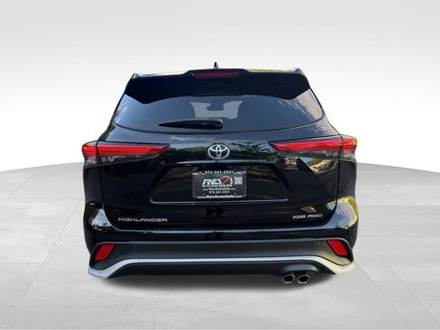 Used 2023 Toyota Highlander XSE AWD/4WD image 5