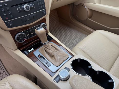 Used 2008 Mercedes-Benz C 300 Sedan image 27