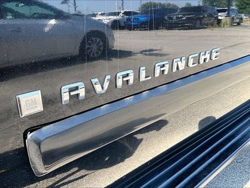 Used 2008 Chevrolet Avalanche LTZ w/ LTZ Preferred Equipment Group AWD/4WD image 39