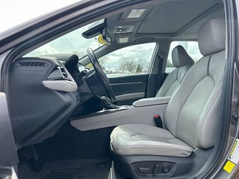 Used 2023 Toyota Camry XLE w/ Navigation Package image 30